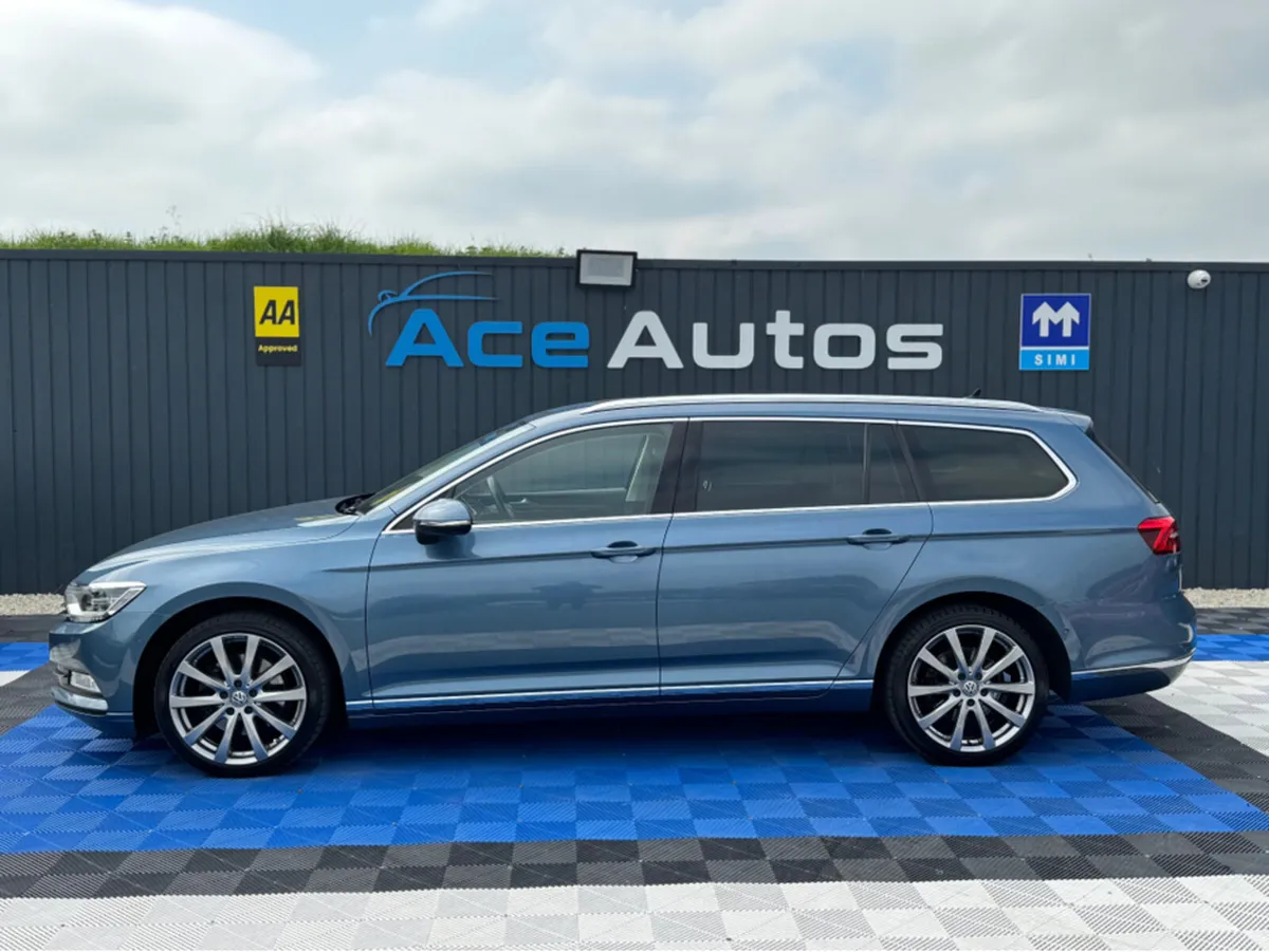 Volkswagen Passat HIGHLINE - 2.0L DIESEL - AUTO - - Image 4