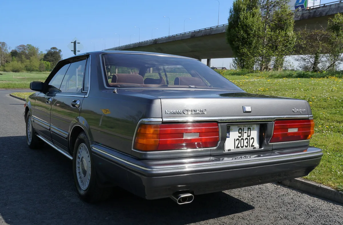 Nissan Cedric 3.0 V6 automatic - Image 1