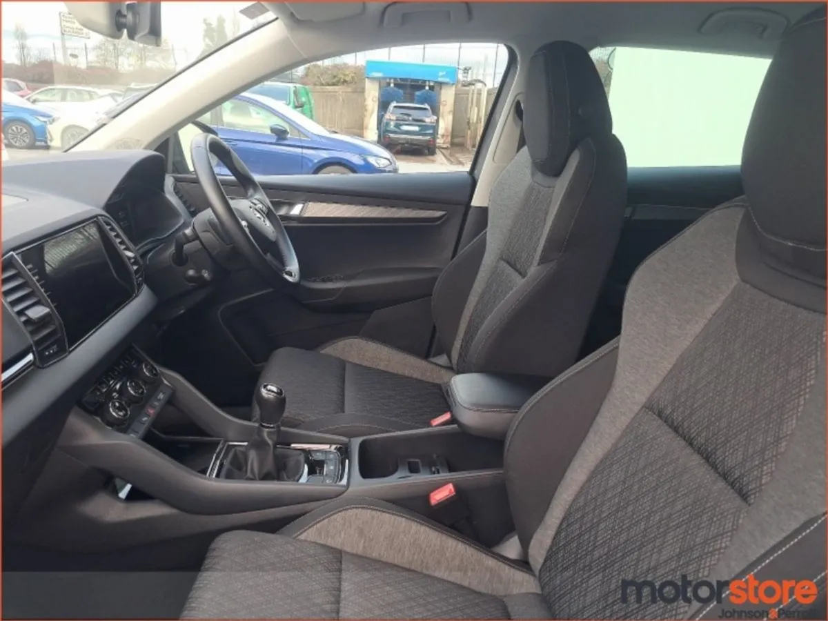 Skoda Karoq Style 2.0 Dsl. ONE Owner From New - Image 4
