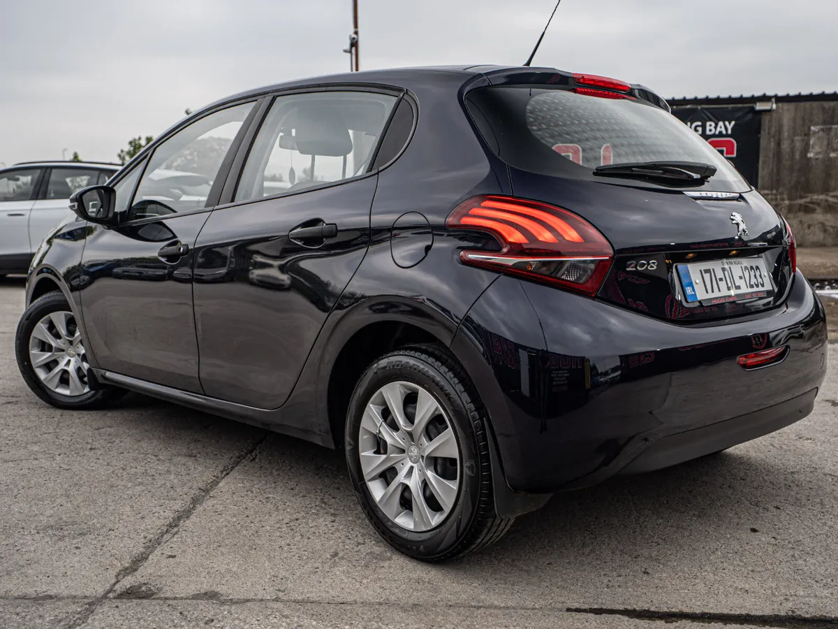 2017 Peugeot 208 1.6hdi/FSH/1 owner/1yr warranty - Image 3