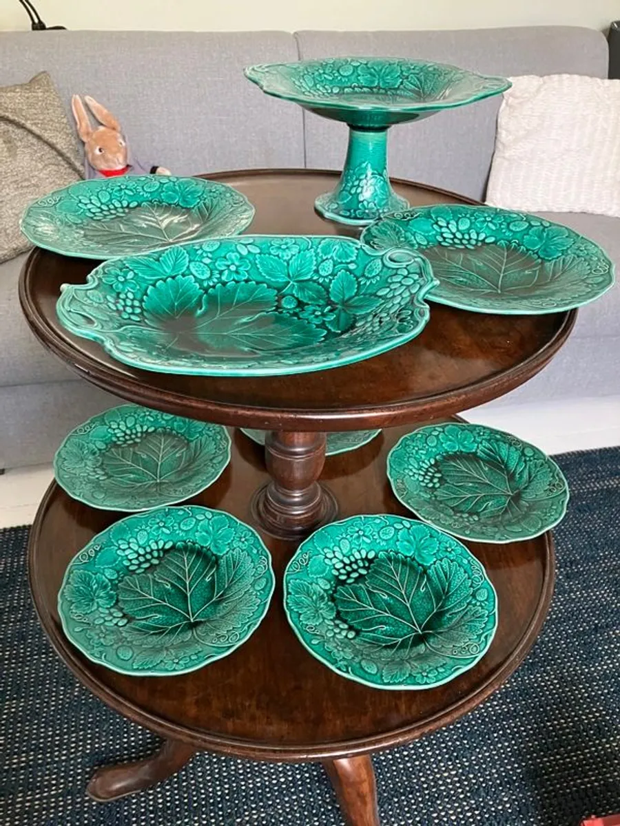 Vintage Green plates - Image 1