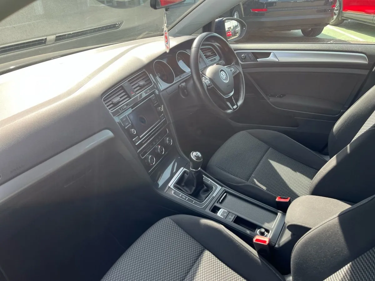 Volkswagen Golf Trendline 1.6tdhp Manual - MAY Ma - Image 3