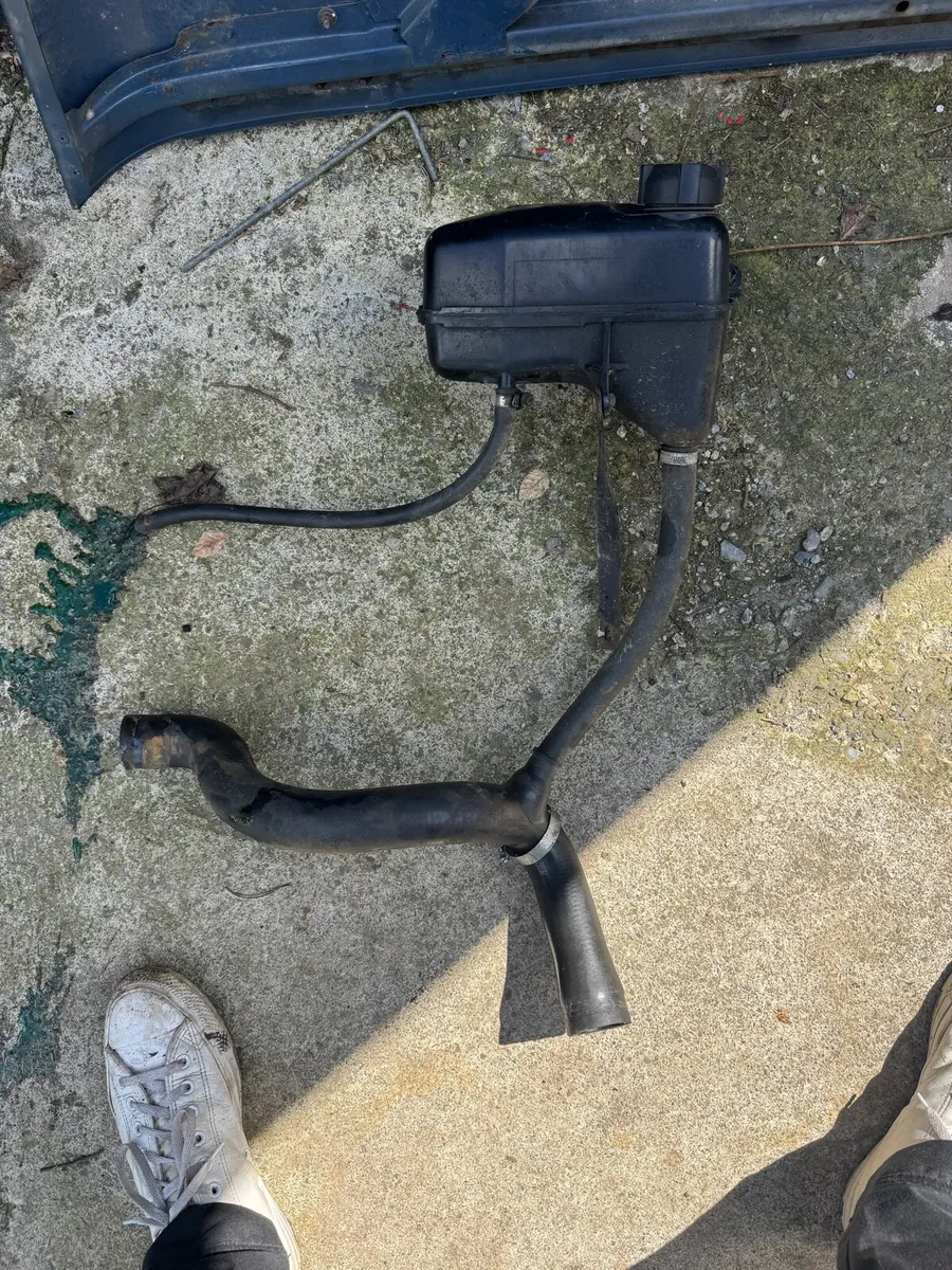 Land Rover defender parts - Image 2
