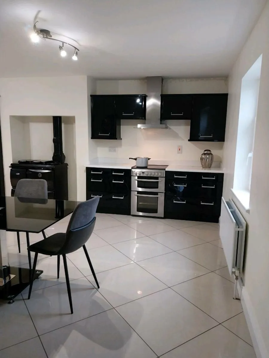 Kitchen - Image 4