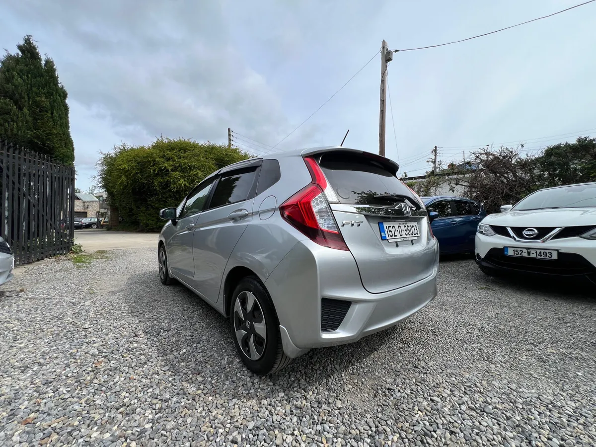 Honda Fit 2015 Hybrid low Kms - Image 3