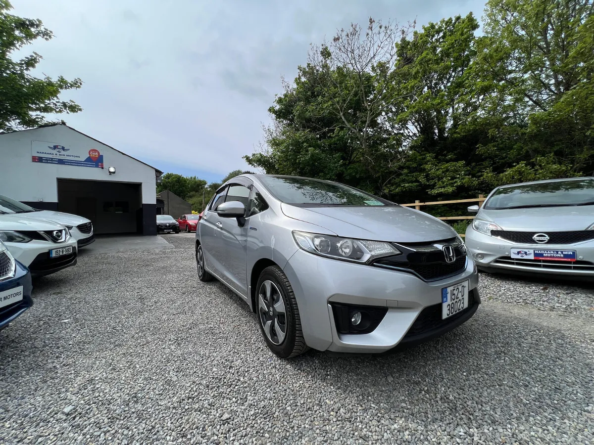 Honda Fit 2015 Hybrid low Kms - Image 1