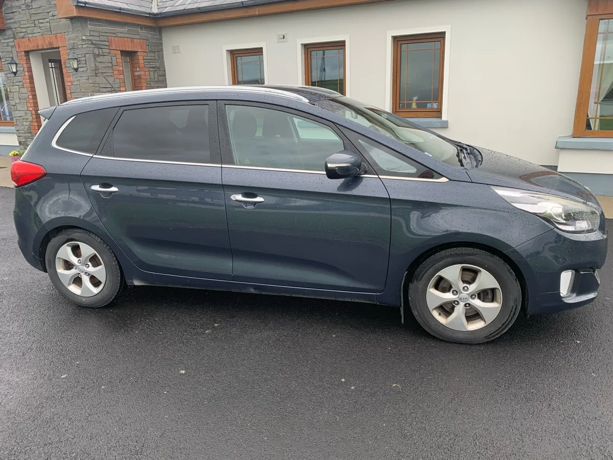 Kia Caren's - Image 2
