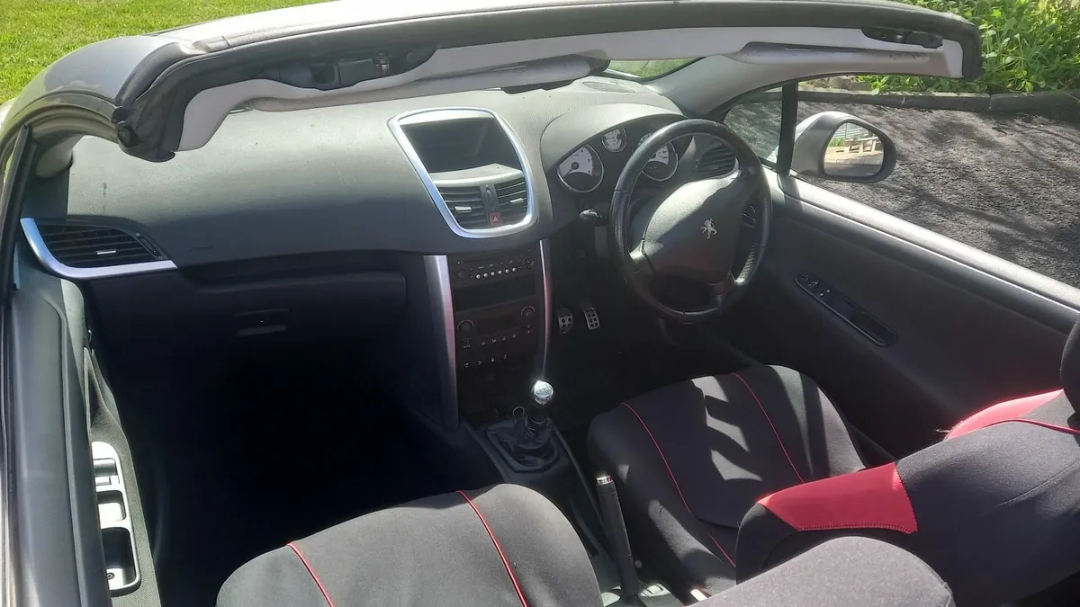 Peugeot 207 2008 - Image 2