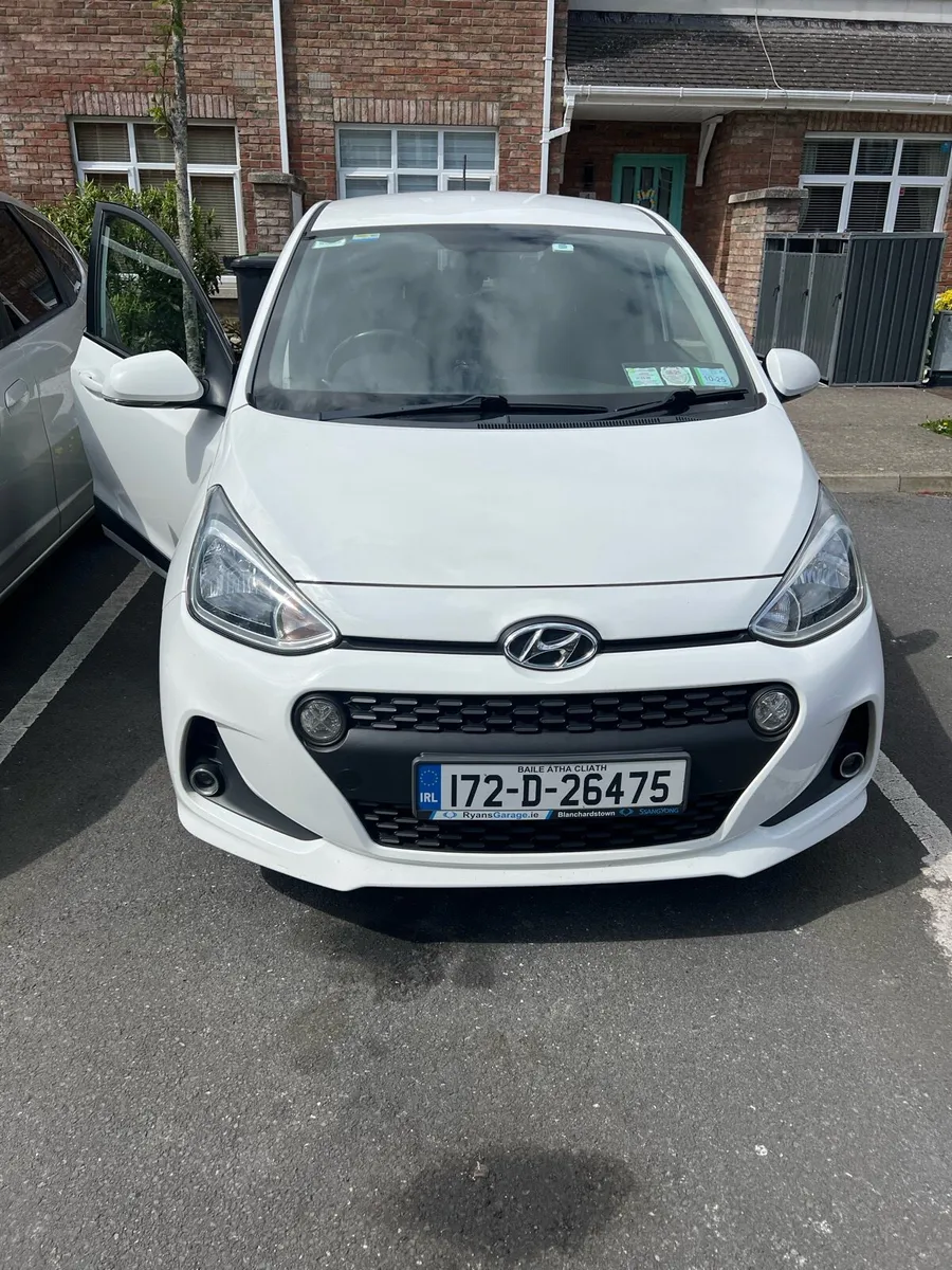 Hyundai i10 Premium - Image 1