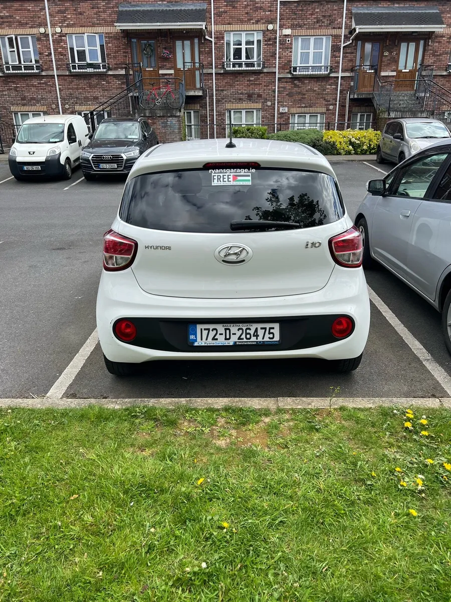Hyundai i10 Premium - Image 4