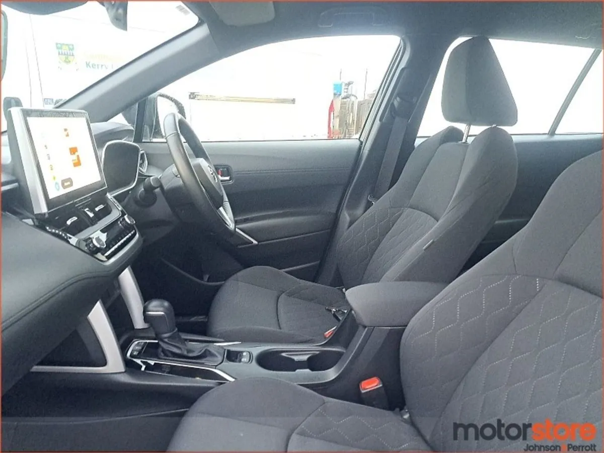 Toyota Corolla Cross 1.8 Hybrid Luna Cross - Image 4