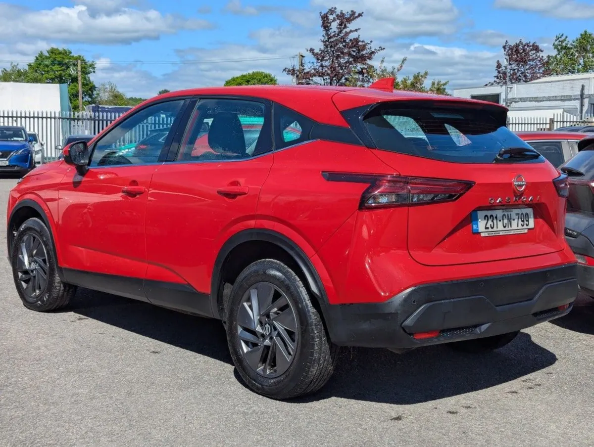 Nissan QASHQAI 1.3i M/hyb SV Auto  just IN - Image 4