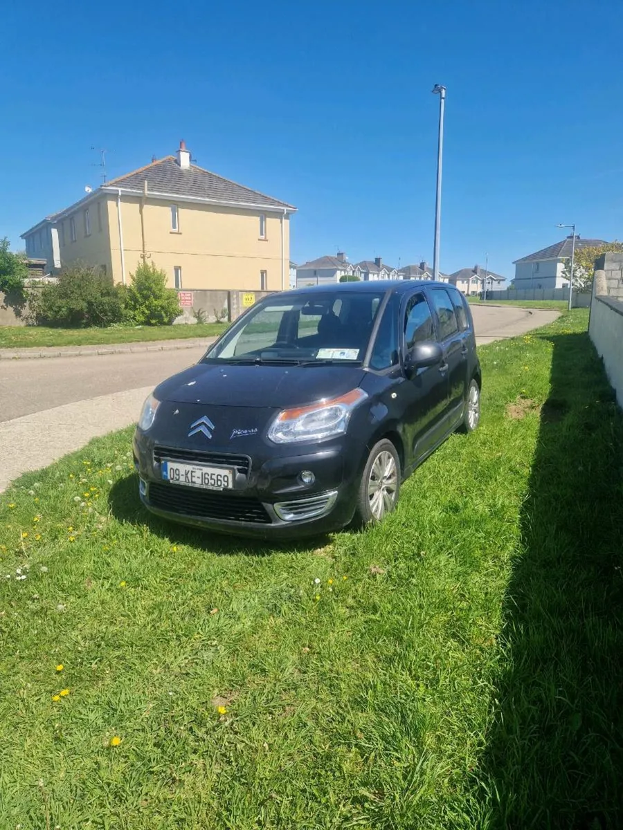 Car - Image 1