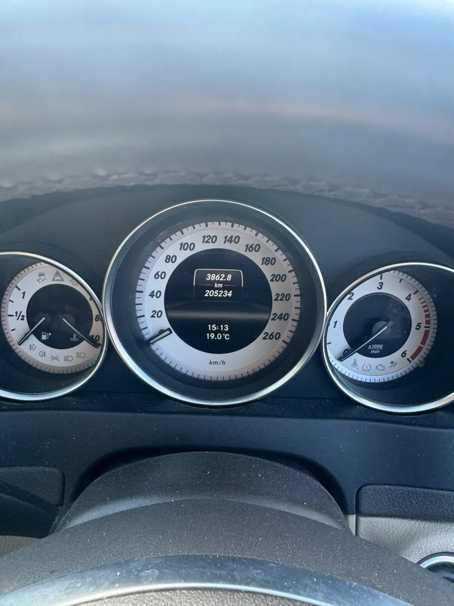 2013 Mercedes c200 - Image 4