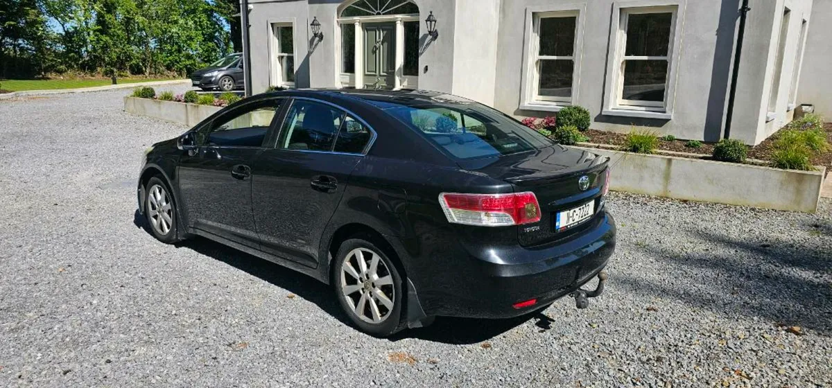 Toyota Avensis 2011 - Image 3