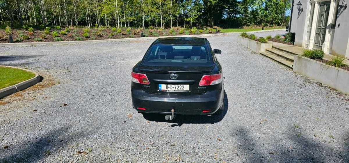 Toyota Avensis 2011 - Image 4