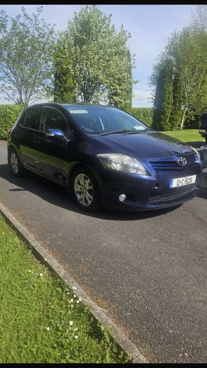Toyota Auris 2012 - Image 4