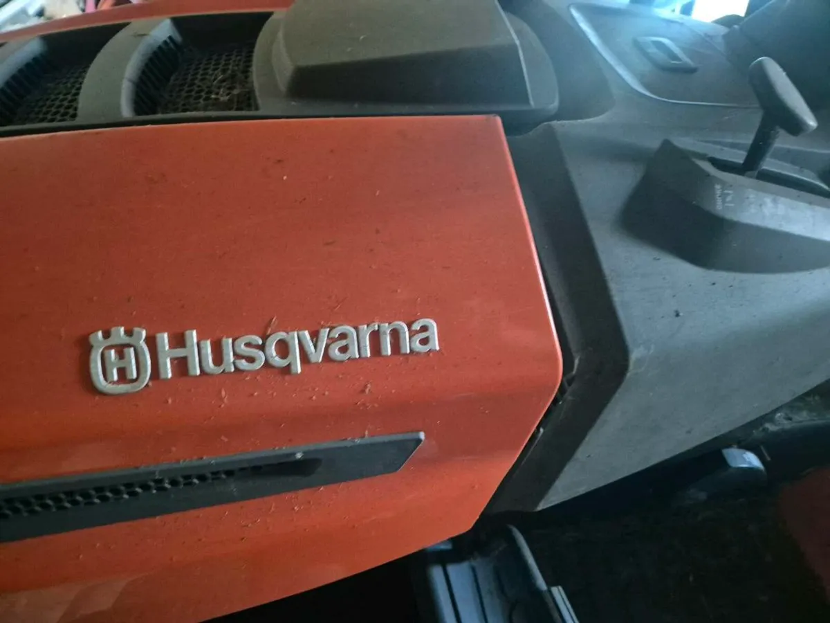 Husqvarna Ride on Lawnmower - Image 3
