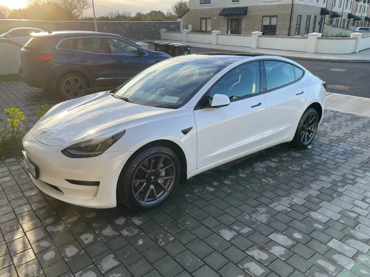 Tesla Model 3 RWD - Image 1