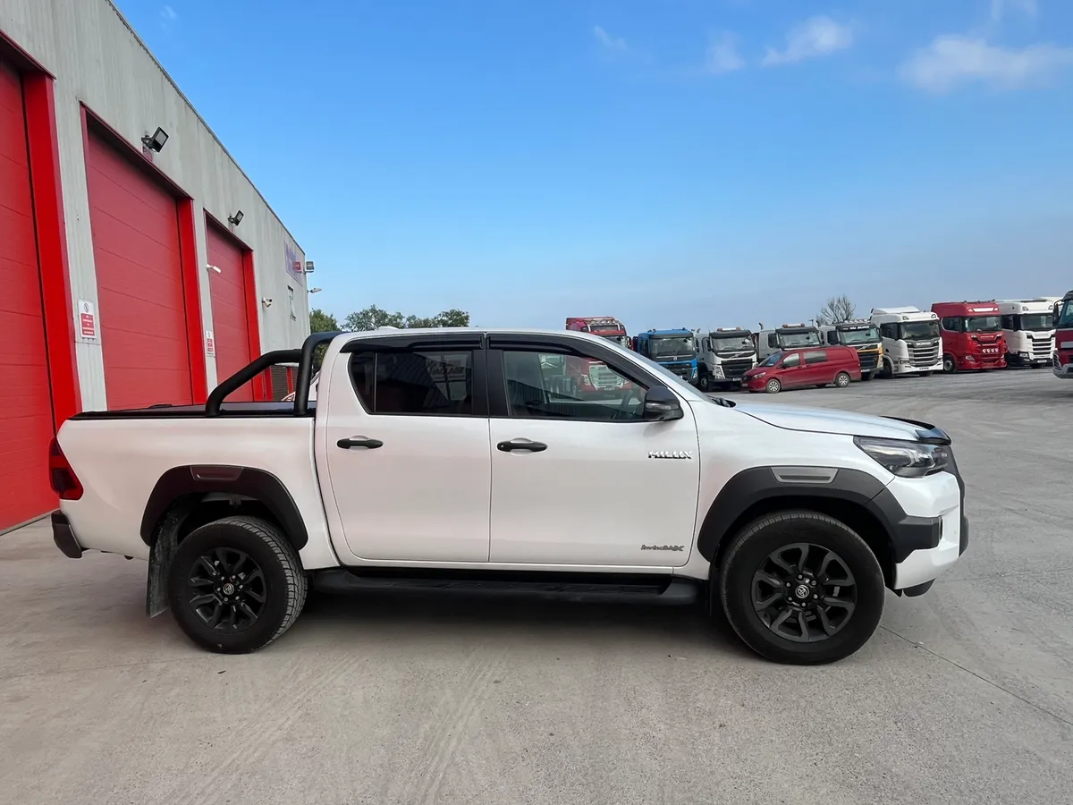 2022 Toyota Hilux 2.8 D4D Invincible X - Image 4