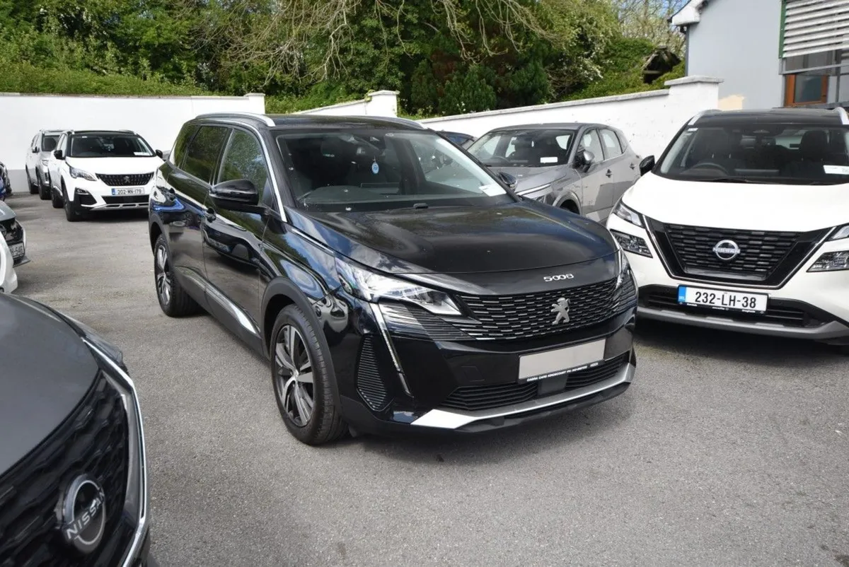 Peugeot 5008 7 Seat Allure Premium 1.5 HDi 130bhp - Image 1