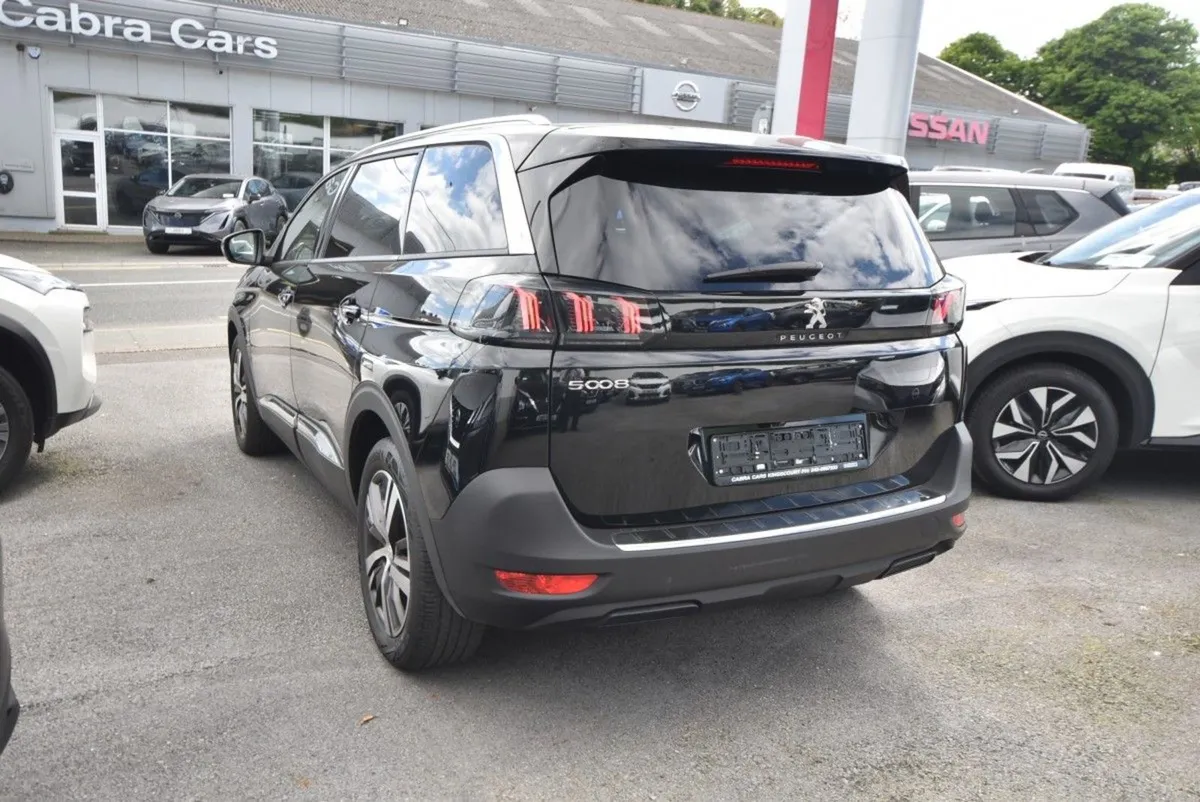 Peugeot 5008 7 Seat Allure Premium 1.5 HDi 130bhp - Image 4