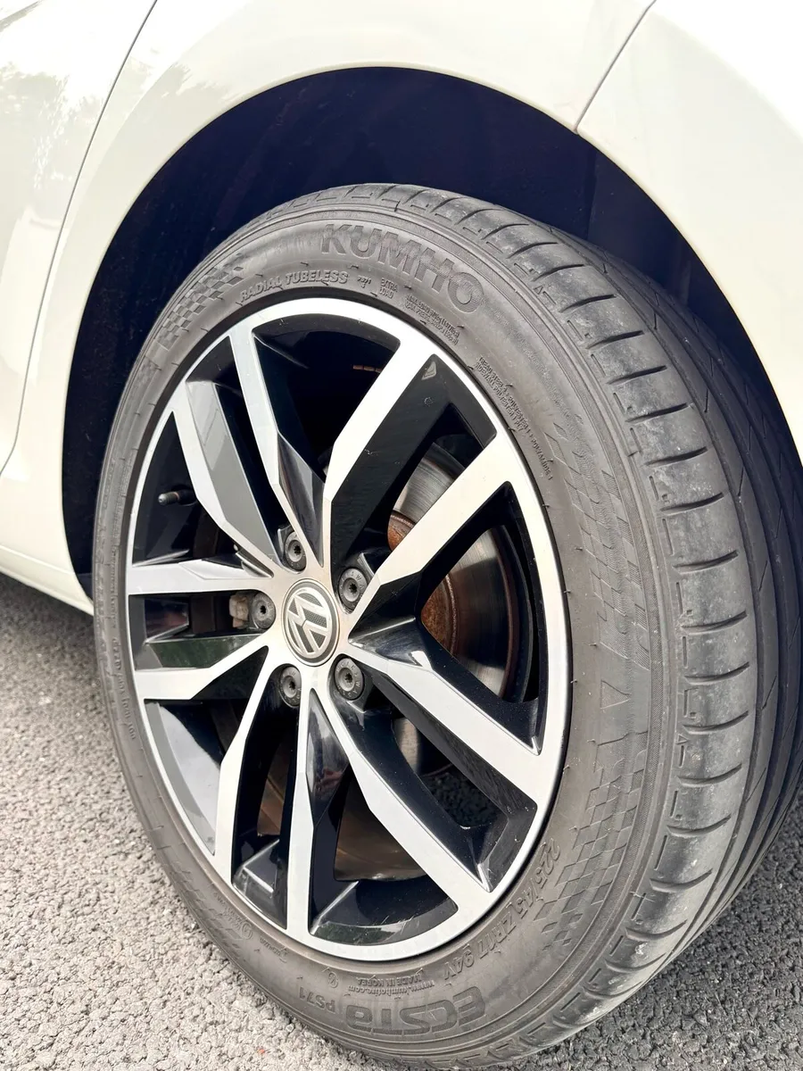 VW Golf 2015 1.4 Automatic | Highline | Like New - Image 3