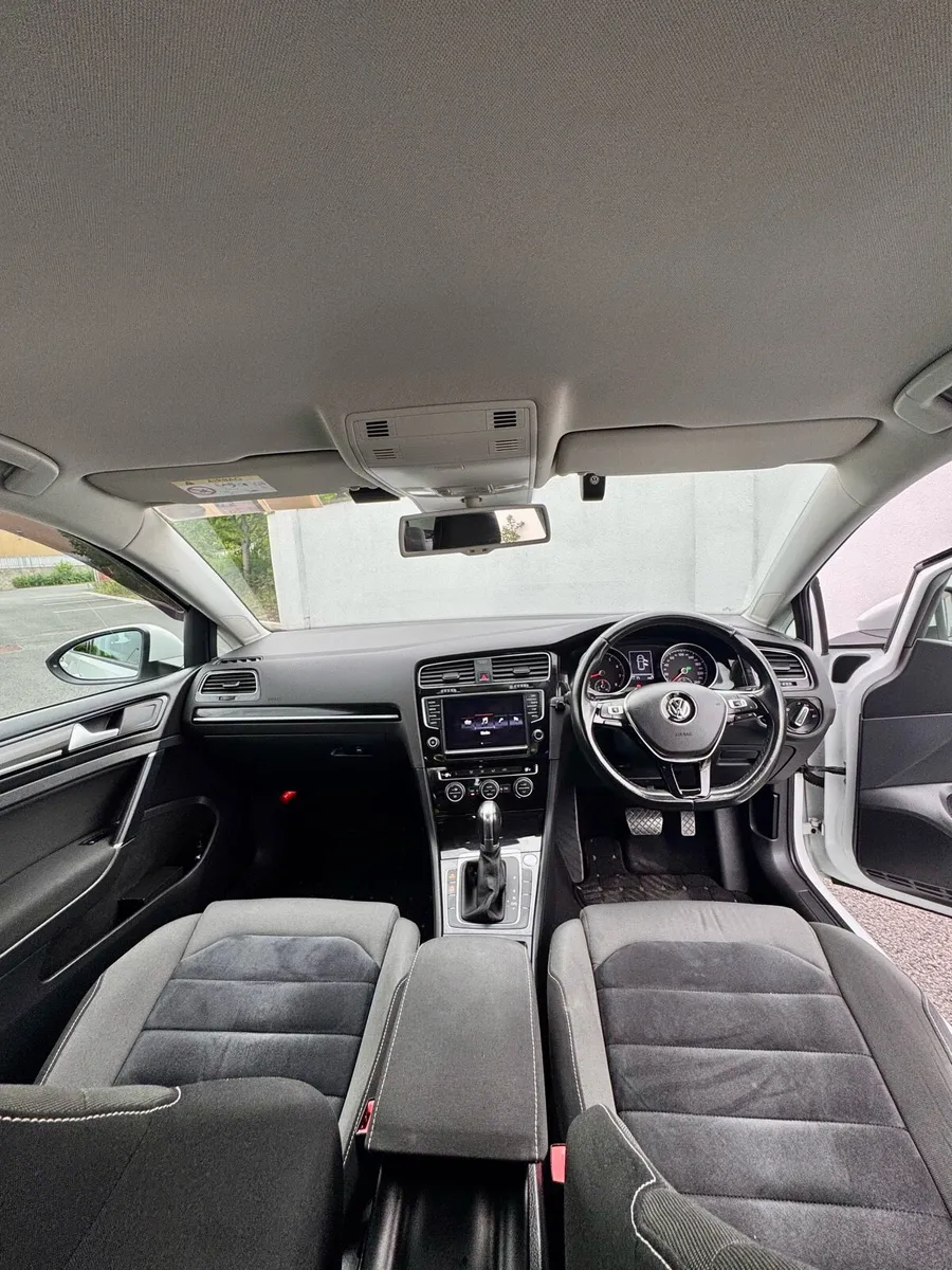 VW Golf 2015 1.4 Automatic | Highline | Like New - Image 4