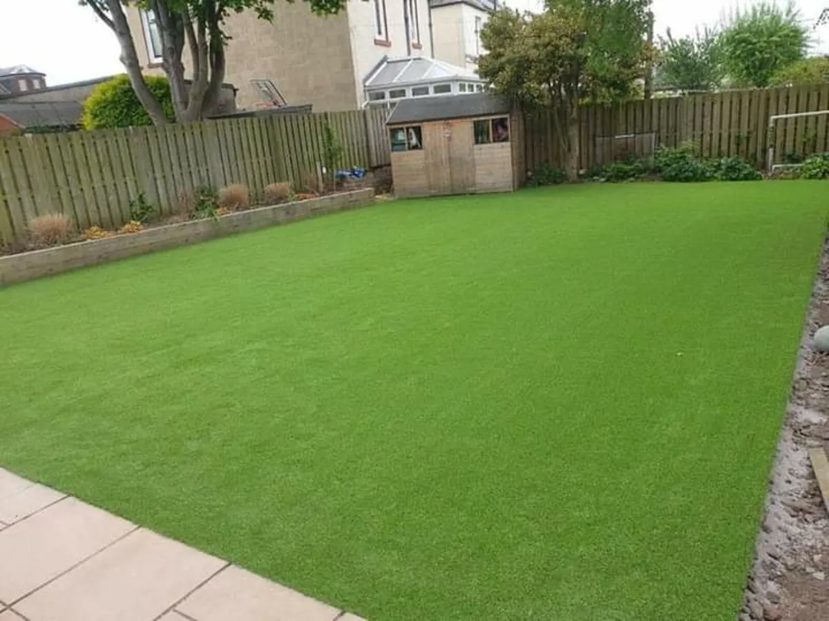 4m x 4m grass available - Image 1