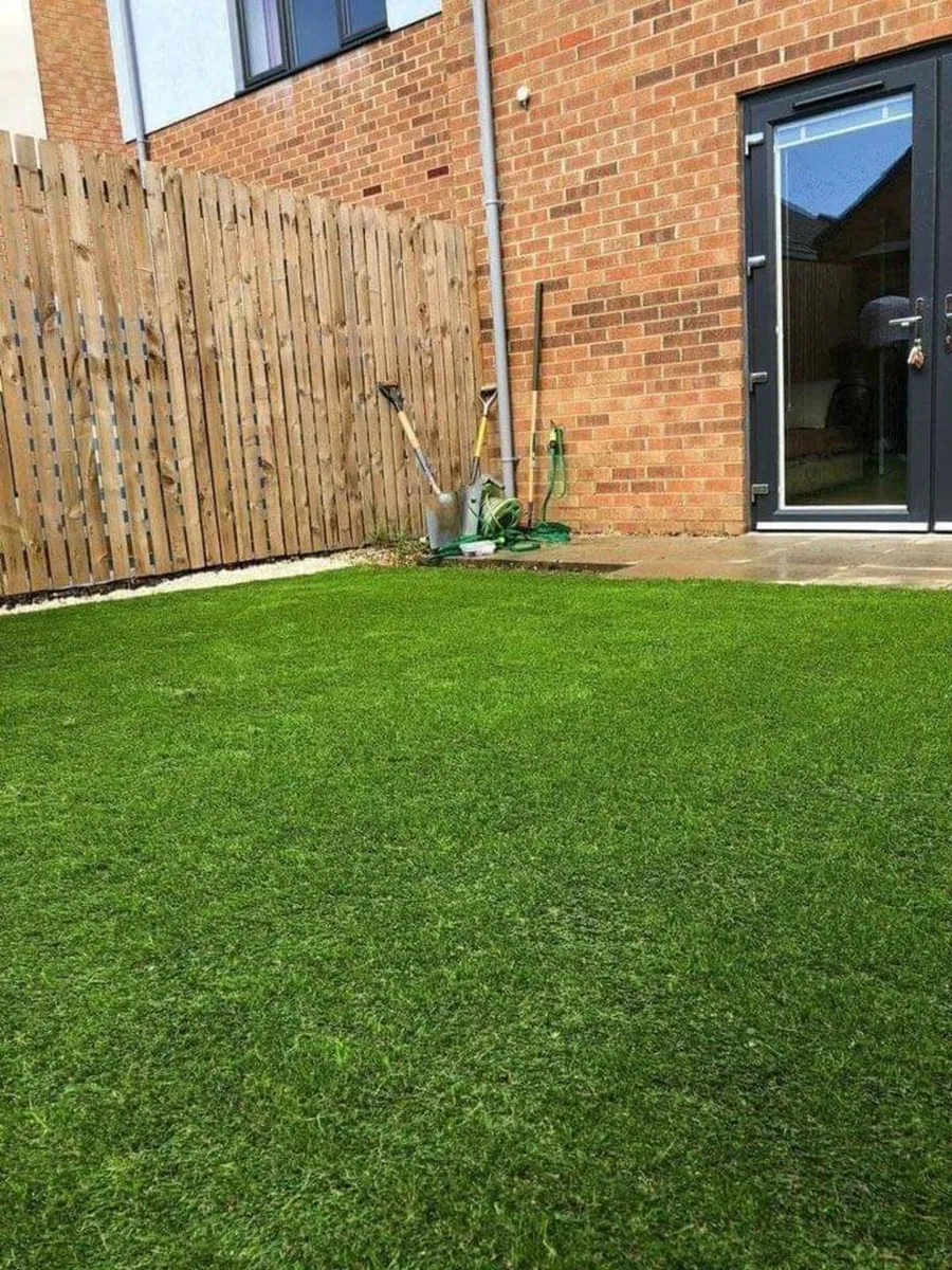 4m x 4m grass available - Image 3