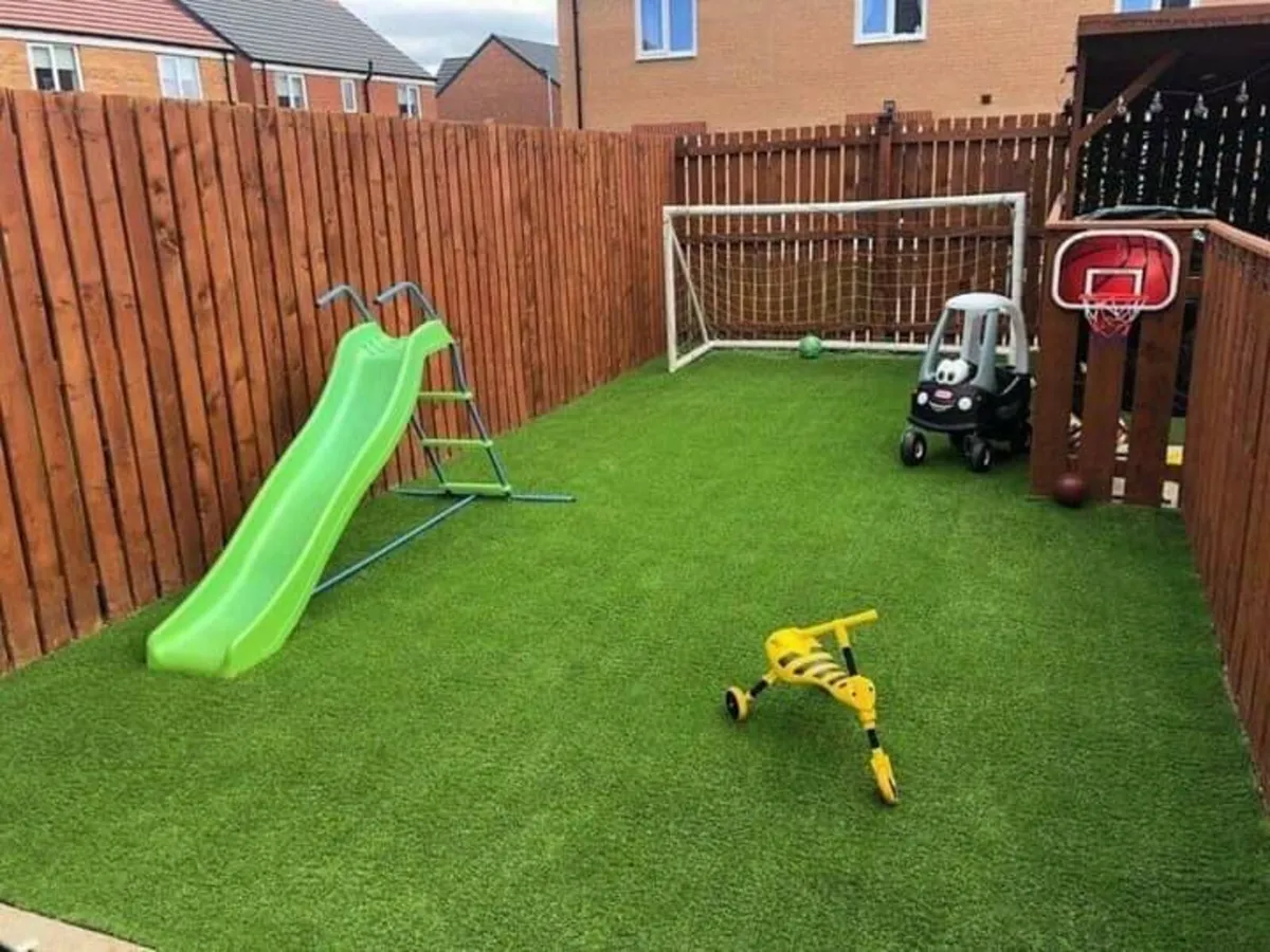 4m x 4m grass available - Image 4