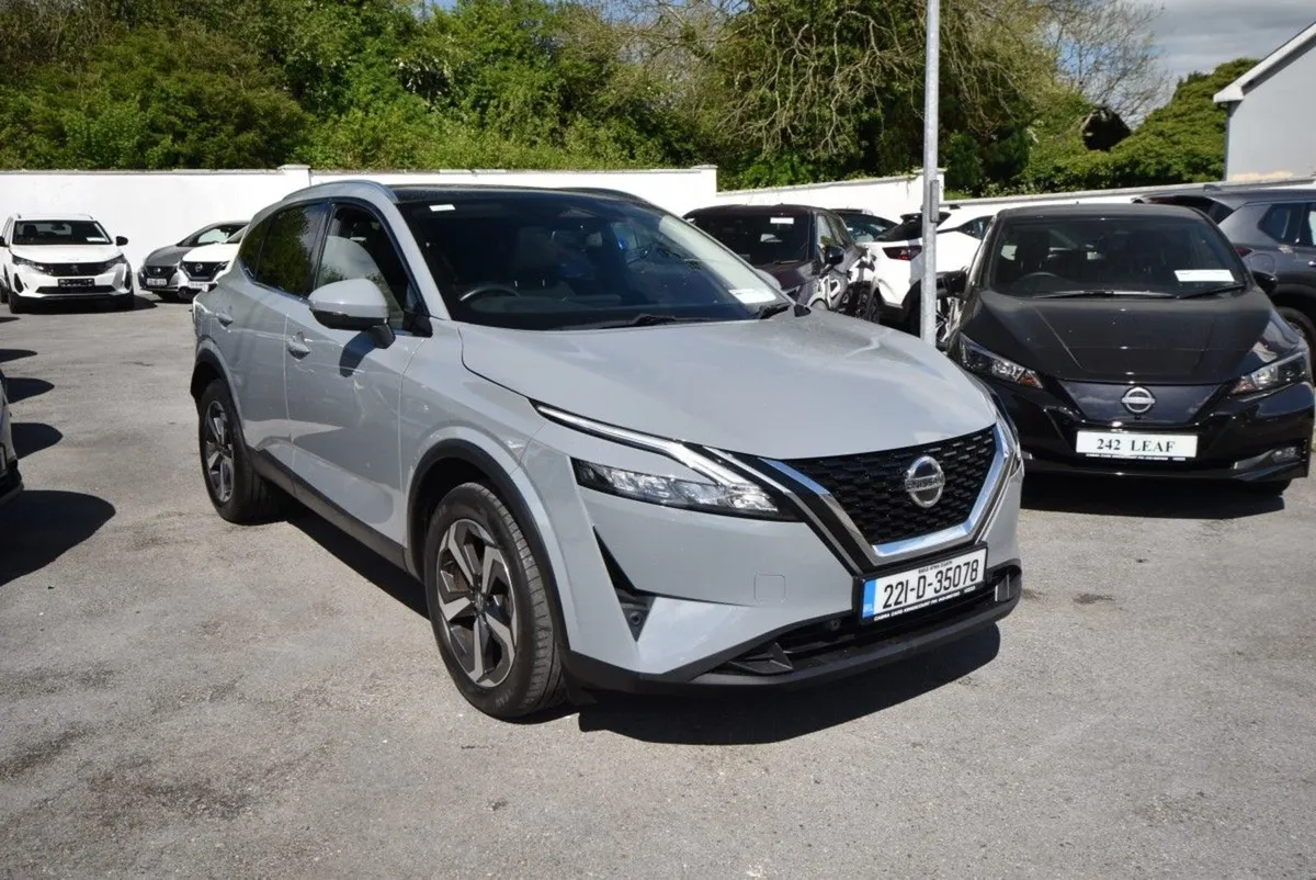 Nissan QASHQAI Automatic. SV Premium/n-connecta. - Image 1
