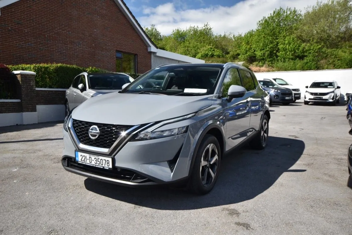 Nissan QASHQAI Automatic. SV Premium/n-connecta. - Image 2