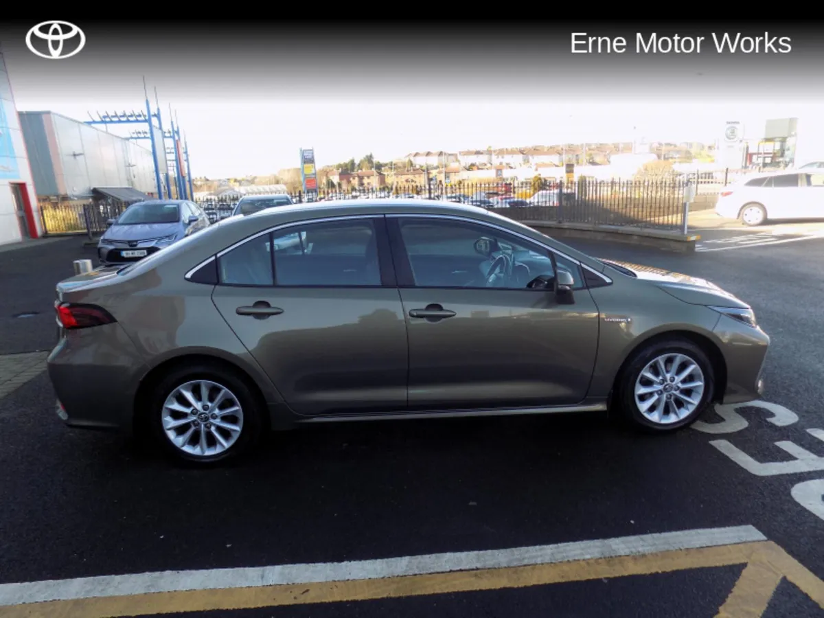 Toyota Corolla COROLLA HYBRID LUNA SAL - Image 2