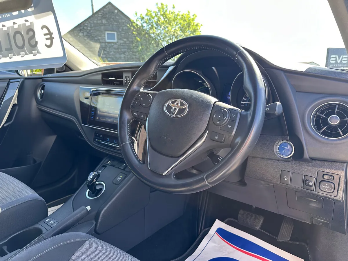 High Spec - Self Charge Hybrid - Low mileage - Image 4