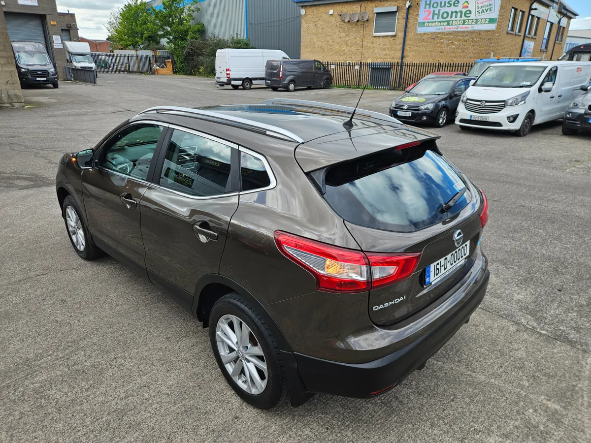 Qashqai 1.5  Panoramic roof - Image 4