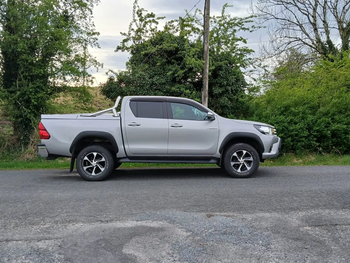 Toyota Hilux - Image 4