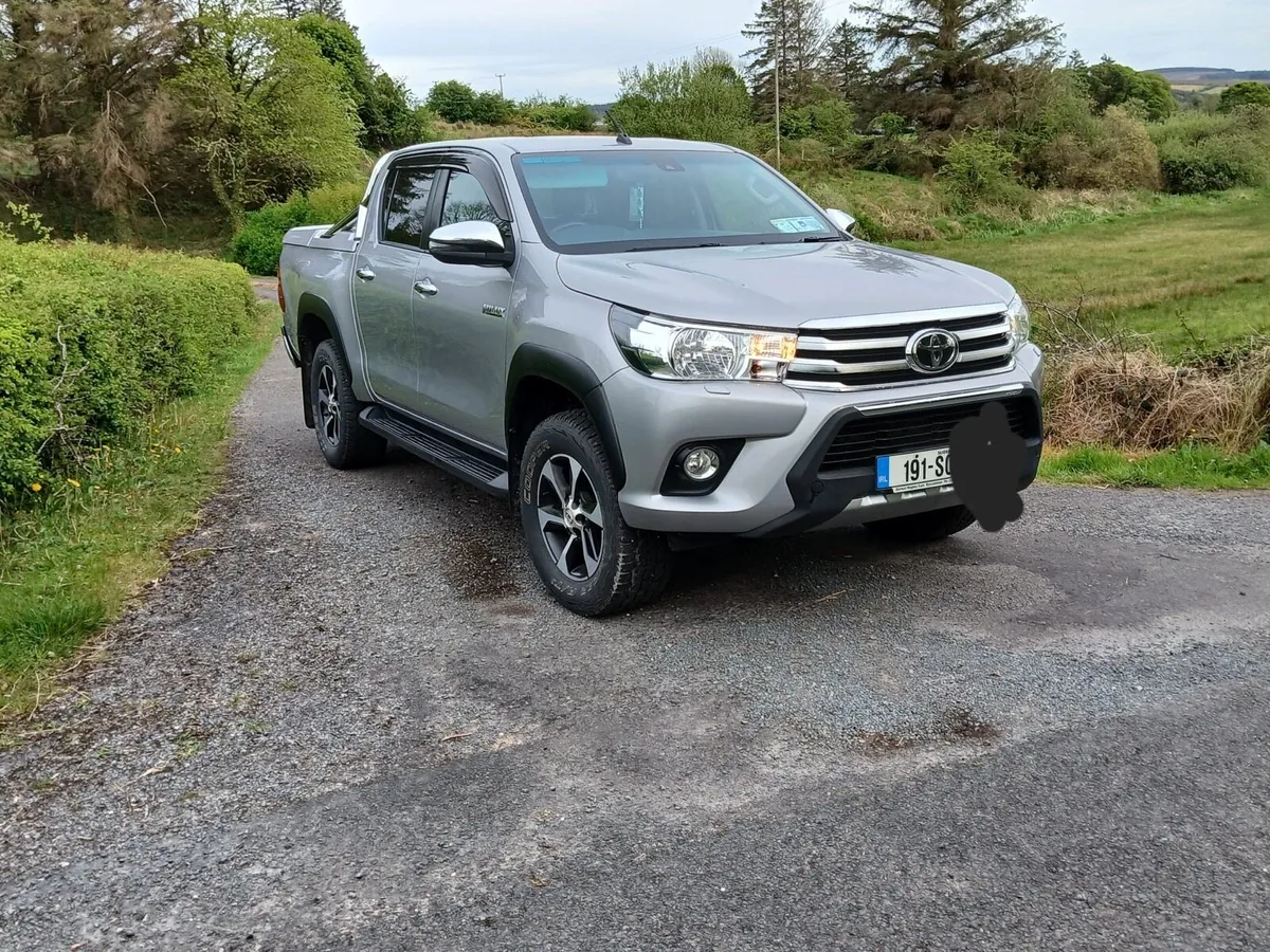 Toyota Hilux - Image 2