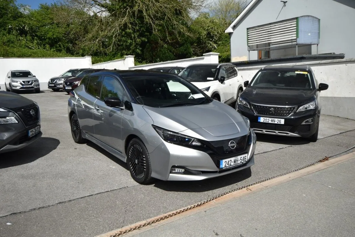 Nissan Leaf SVE 40kwh. Only 6 000kms - Image 1