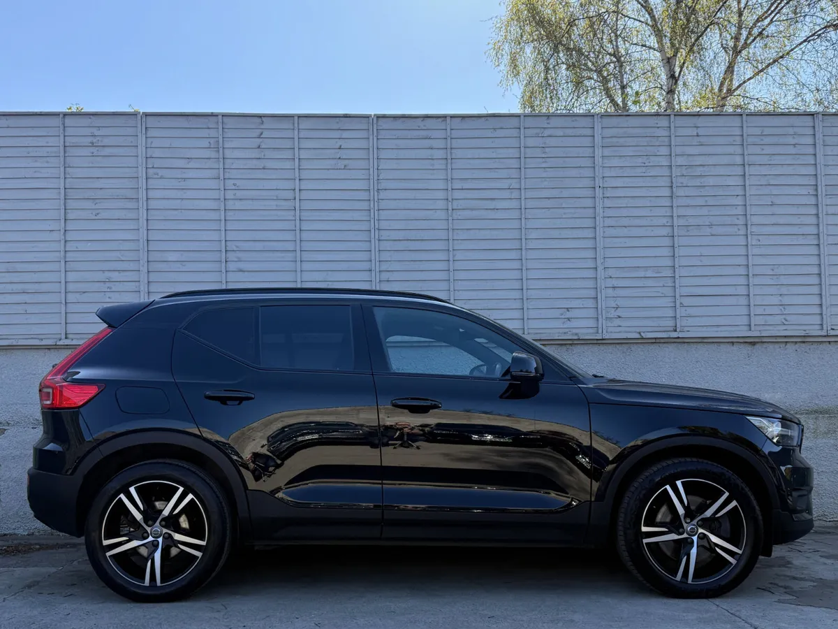 Volvo XC40 2021 R-DESIGN T4 RECHARGE AUTO - Image 3