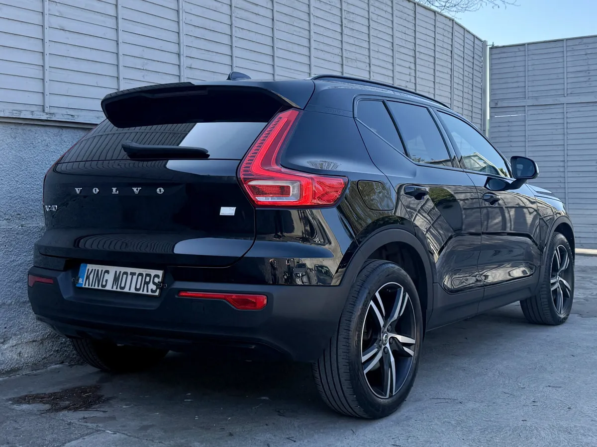 Volvo XC40 2021 R-DESIGN T4 RECHARGE AUTO - Image 4