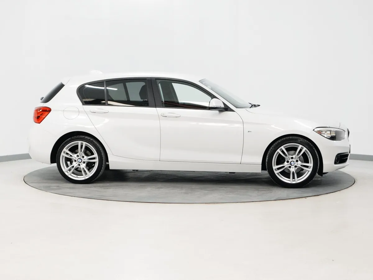 *102* 2018 BMW 1-Series 2.0D SPORT - Image 3