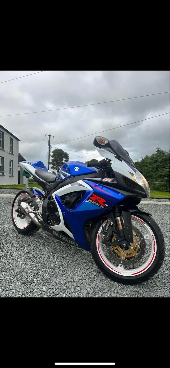 GSXR 750 K7 - Image 1