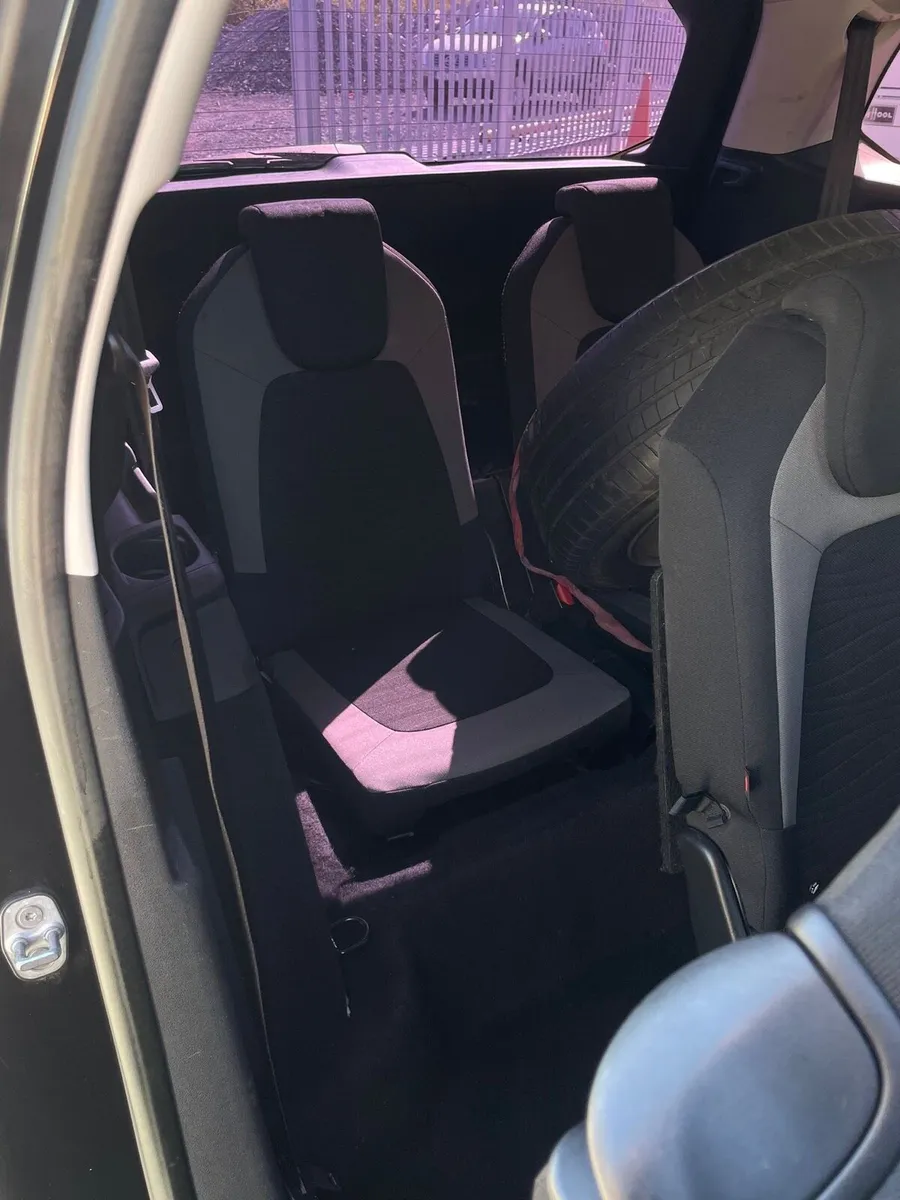 142 CITROEN PICASSO 7 SEATS - Image 3