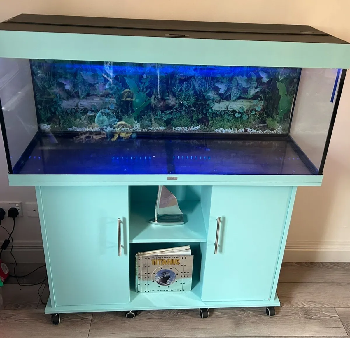 Fish Tank / Aquarium - Image 1