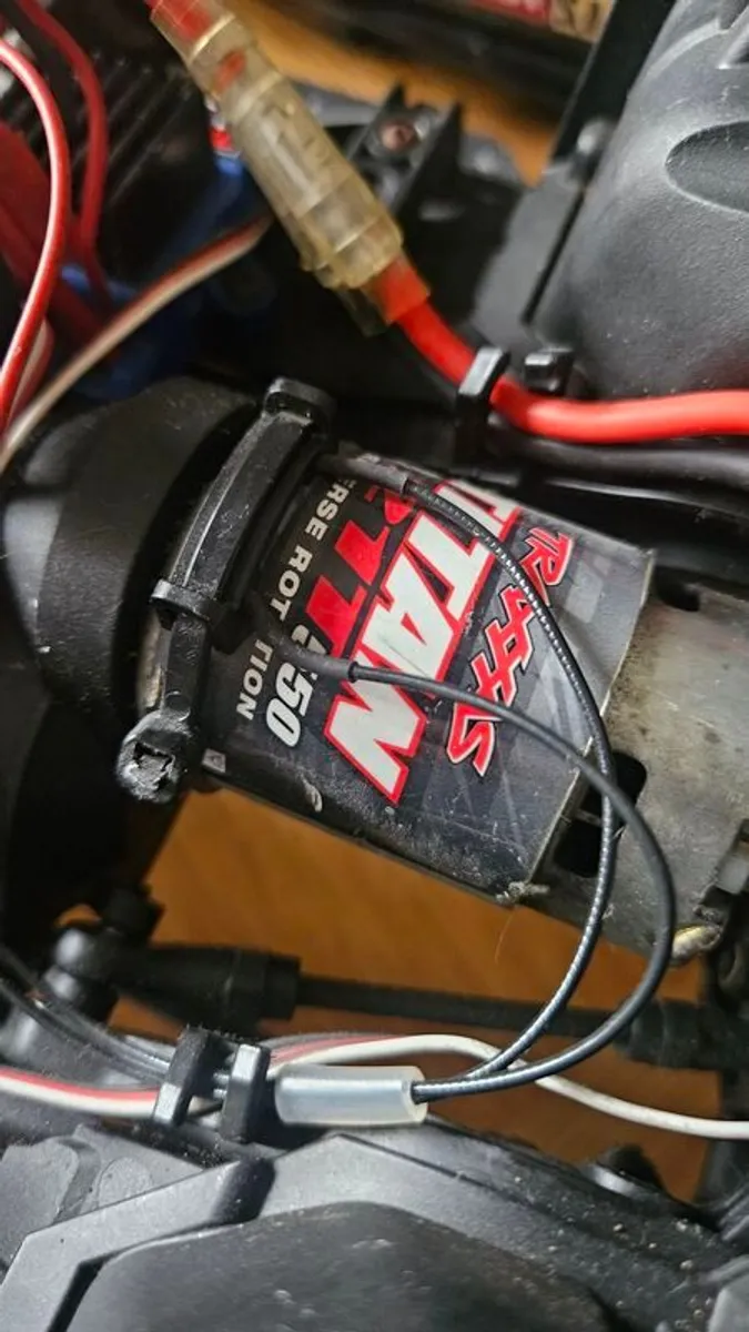 Traxxas TRX-4 1:10 crawler, many extras - Image 3