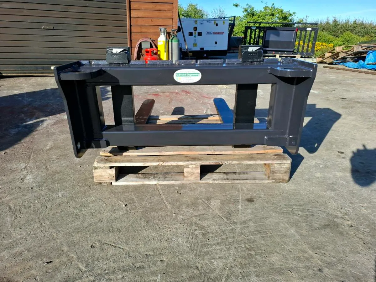 Pin and cone pallet forks - Image 1