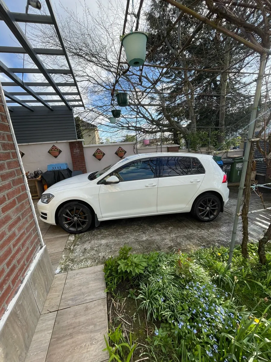 Volkswagen Golf - Image 4