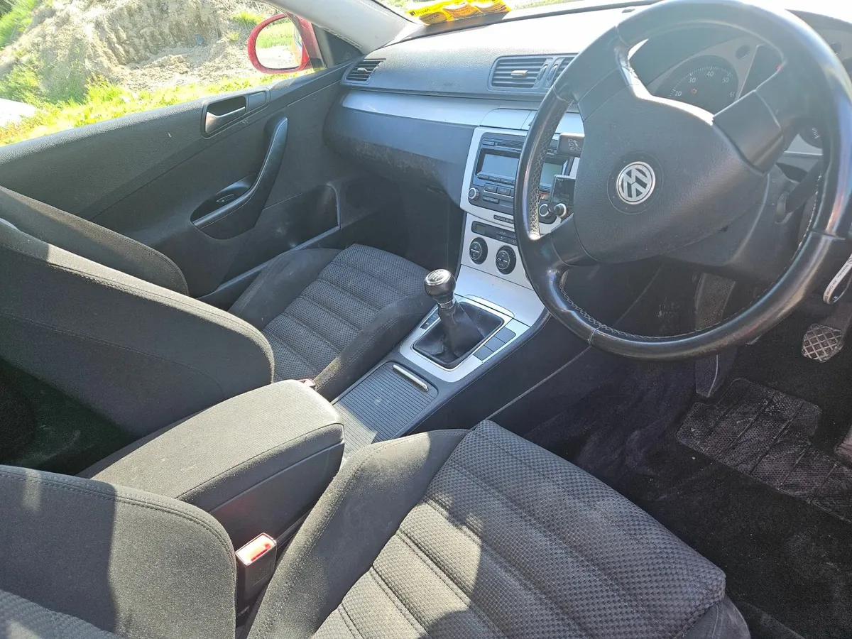 Volkswagen Passat 2008 - Image 2