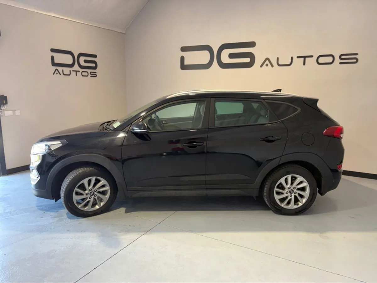 Hyundai Tucson Executive 5DR - Image 1